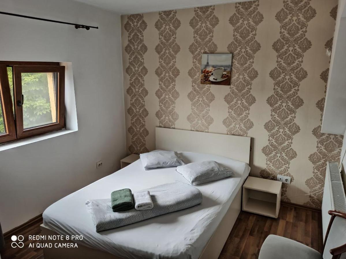 Hotel Quik Brașov Exterior foto